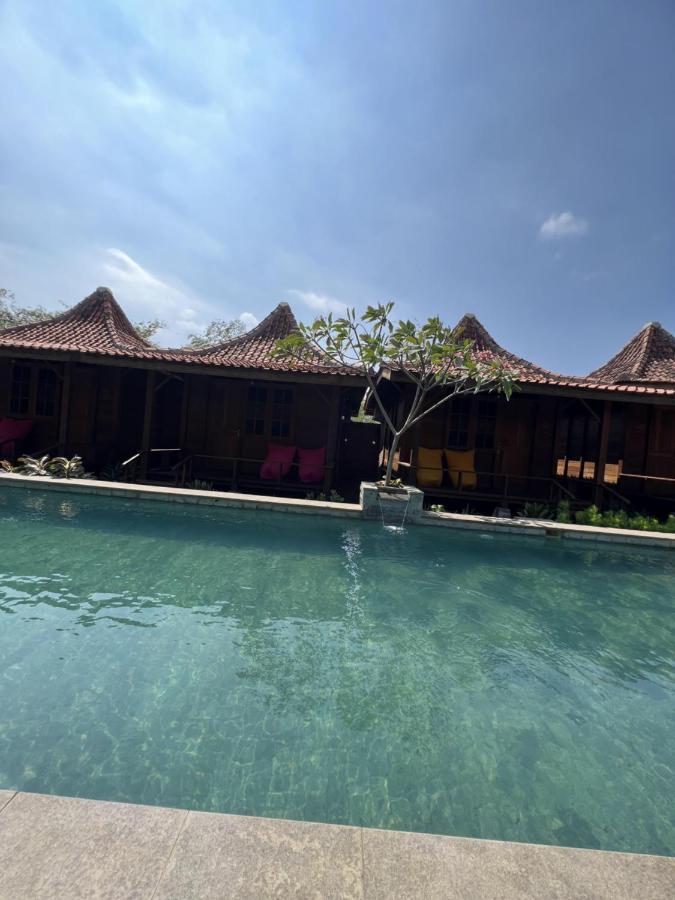 Point Of View Hotel & Resort Majalengka Eksteriør billede