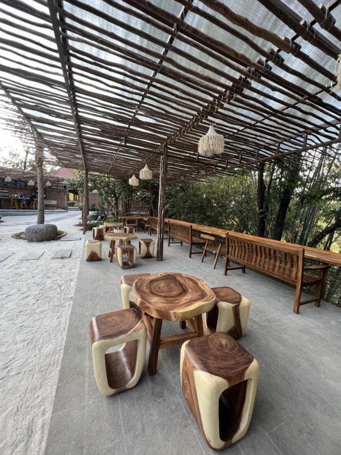 Point Of View Hotel & Resort Majalengka Eksteriør billede